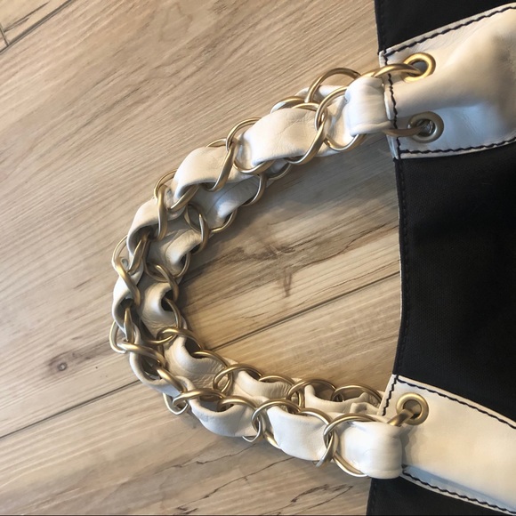 CHANEL Black Canvas white Leather CC Signature Bag - Picture 14 of 16
